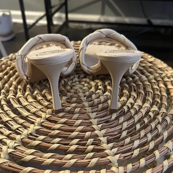 Vince Camuto Beige Woven Women's Sandals - Picture 4 of 8